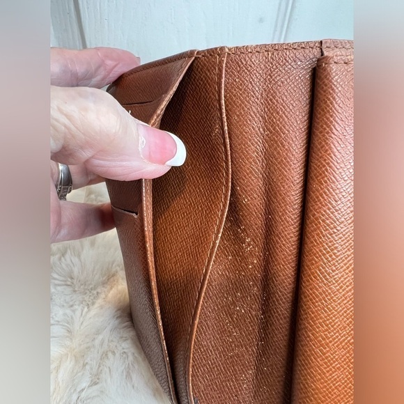 LOUIS VUITTON LV MONOGRAM COATED CANVAS VIENNOIS WALLET - Picture 6 of 16